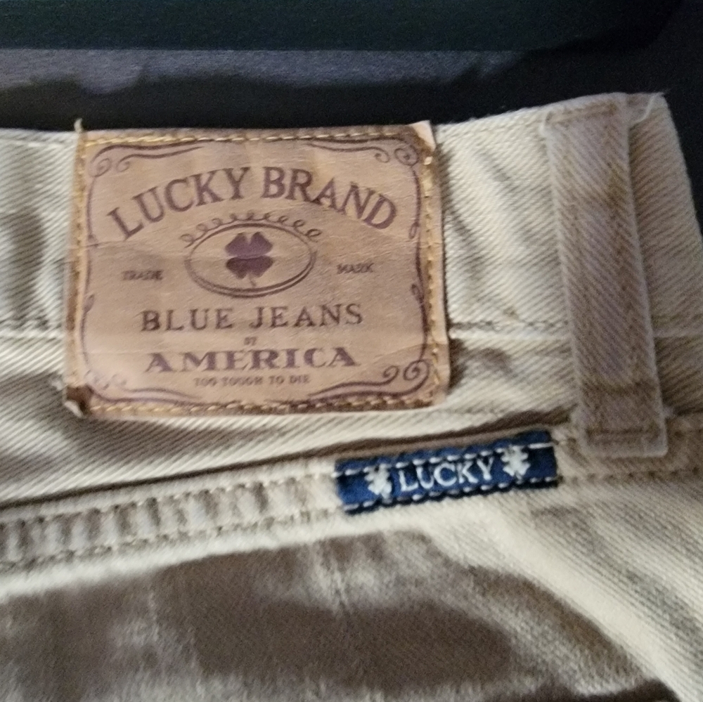 Original Lucky's. View 3